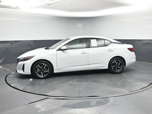 Used 2024 Nissan Sentra SV image 2