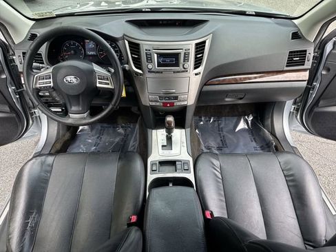Used 2013 Subaru Legacy 2.5i Limited AWD/4WD image 9