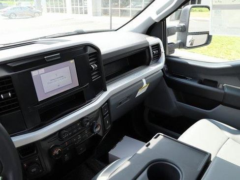 New 2025 Ford F350 XL w/ XL Chrome Package image 20
