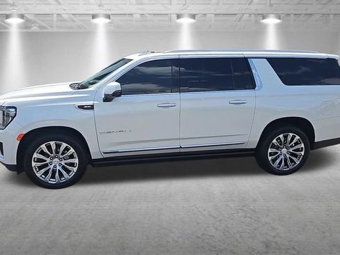 Used 2021 GMC Yukon XL Denali w/ Denali Premium Package AWD/4WD image 5