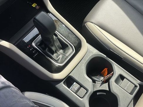 Used 2025 Subaru Forester Limited image 20