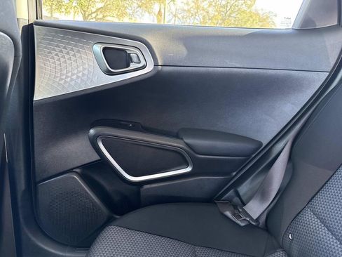 Used 2023 Kia Soul LX w/ Option Group 015 image 16