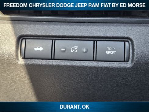 Used 2024 Nissan Altima 2.5 SV FWD image 16