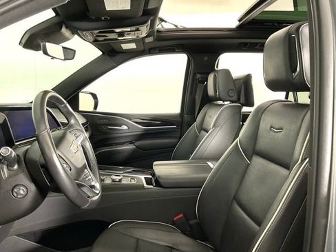 Used 2021 Cadillac Escalade Sport w/ LPO, ONYX Package image 28