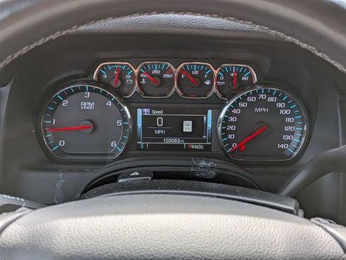 Used 2020 Chevrolet Suburban LT image 22