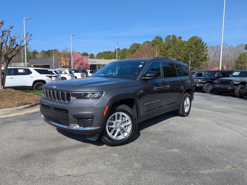 Certified 2025 Jeep Grand Cherokee L Laredo w/ Trailer Tow Package image 1