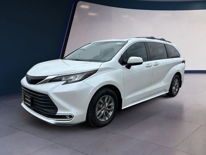 Used 2022 Toyota Sienna XLE