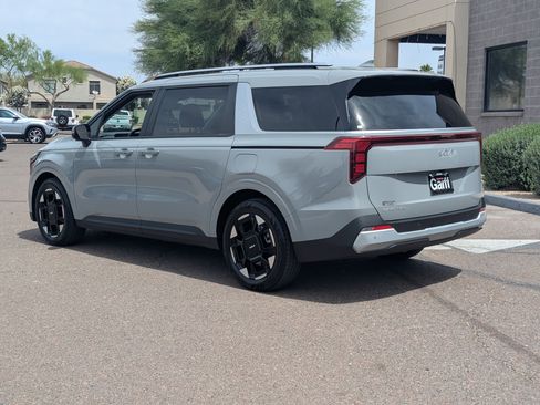 Certified 2025 Kia Carnival EX FWD image 4