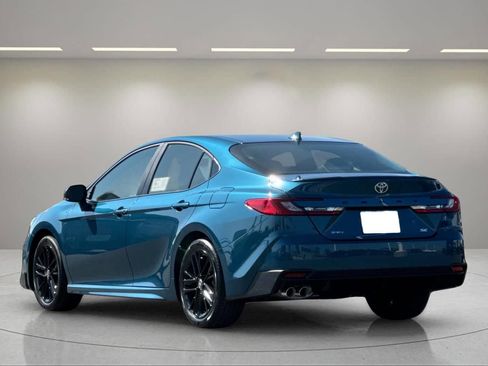 New 2026 Toyota Camry SE image 5