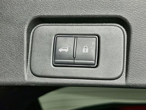 Used 2026 Nissan Rogue SL FWD image 28