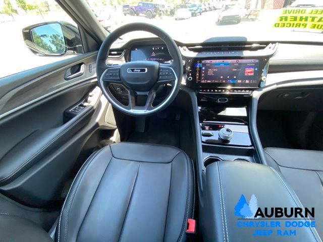 Used 2026 Jeep Grand Cherokee Limited AWD/4WD image 28