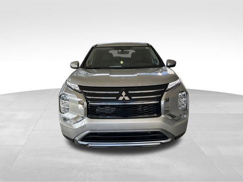 New 2026 Mitsubishi Outlander SE image 13