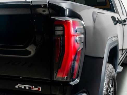 Used 2025 GMC Sierra 2500 AT4 w/ AT4 Premium Plus Package image 13
