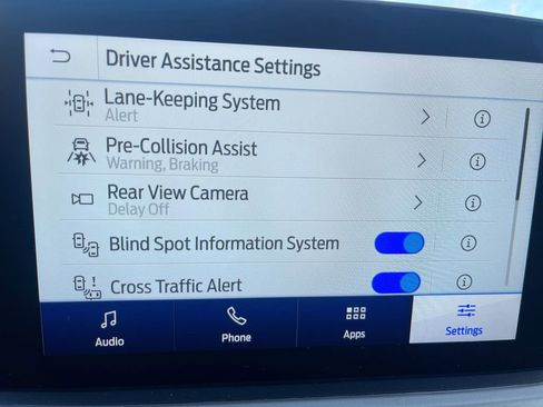 Used 2022 Ford Escape SE w/ SE Sport Appearance Package image 18