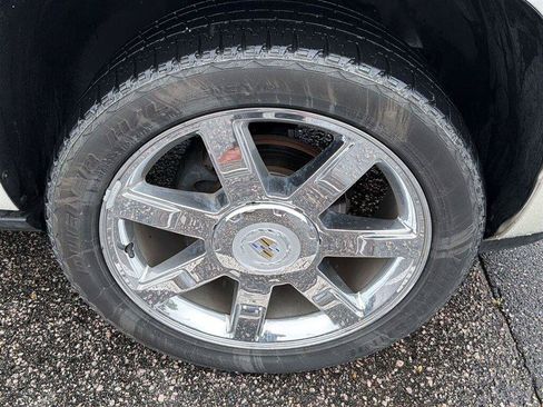 Used 2010 Cadillac Escalade ESV Premium RWD image 26