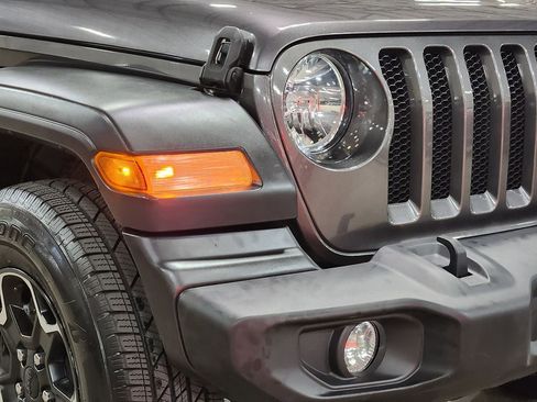Used 2021 Jeep Wrangler Unlimited Sport AWD/4WD image 13