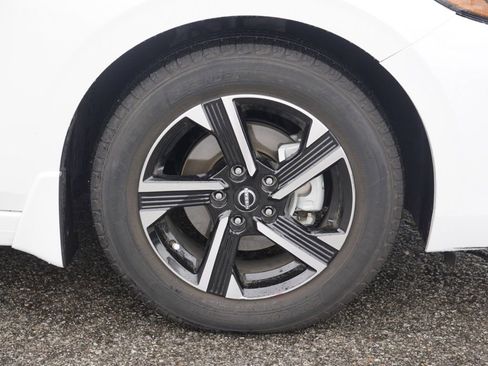 Used 2025 Nissan Sentra SV image 7