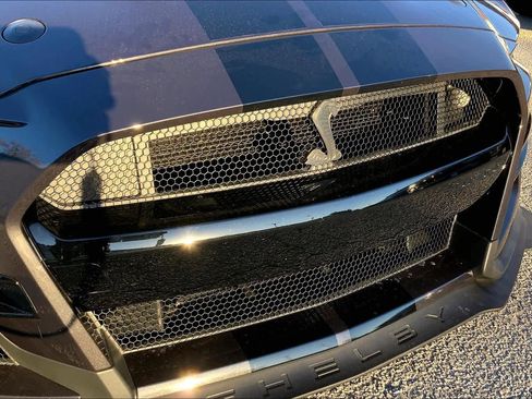 Used 2022 Ford Mustang Shelby GT500 w/ Carbon Fiber Track Pack image 31