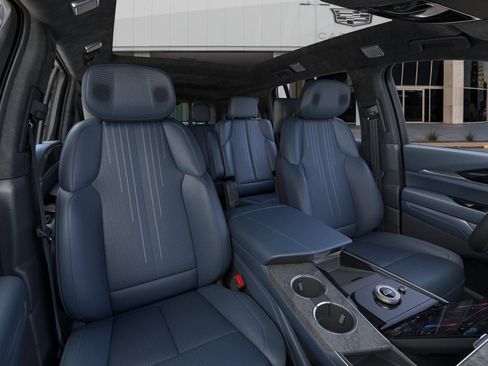 New 2025 Cadillac Escalade IQ Sport 2 AWD/4WD image 16
