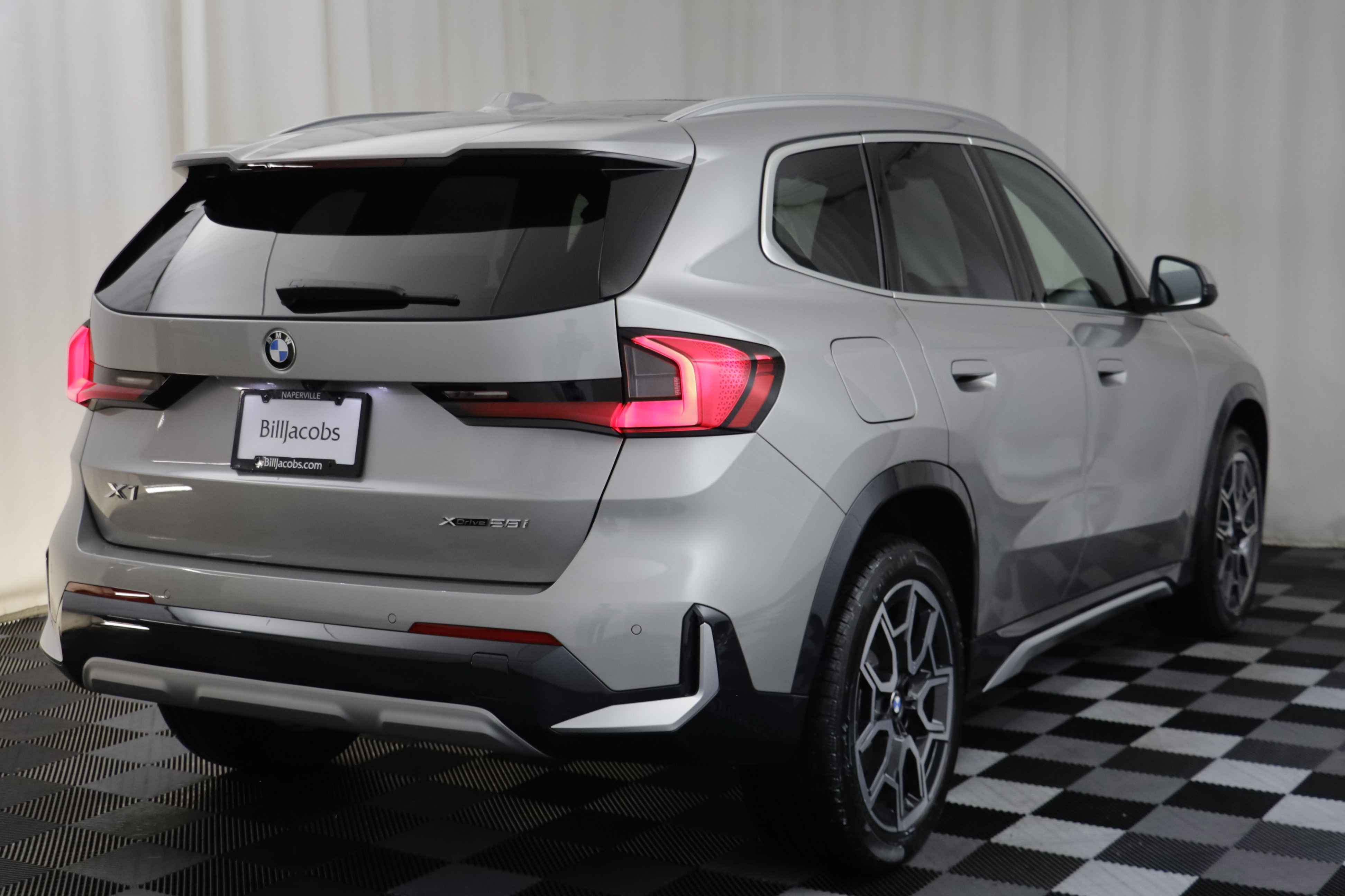 New 2027 BMW X1 xDrive28i AWD/4WD image 17
