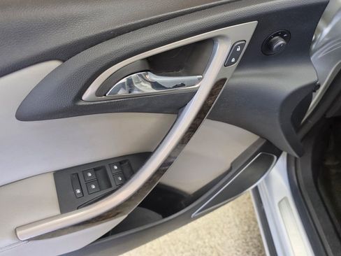 Used 2015 Buick Verano FWD image 13