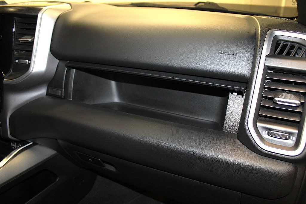 Used 2022 RAM 1500 Big Horn AWD/4WD image 36
