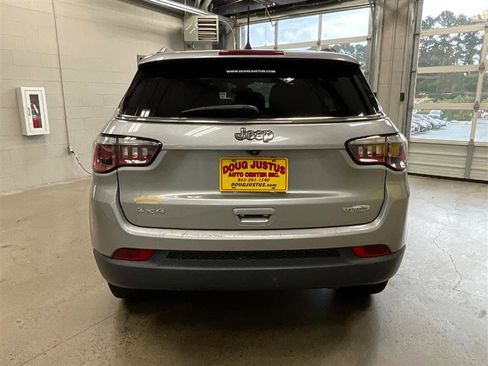 Used 2020 Jeep Compass Latitude image 4