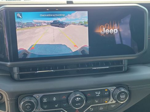 Used 2025 Jeep Gladiator Mojave w/ Steel Bumper Group AWD/4WD image 27