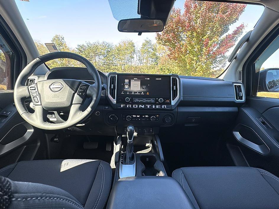 Certified 2025 Nissan Frontier SV w/ SV Convenience Package AWD/4WD image 22