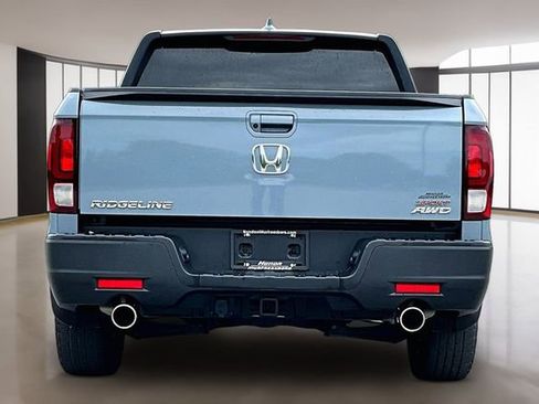 Used 2023 Honda Ridgeline Sport image 5