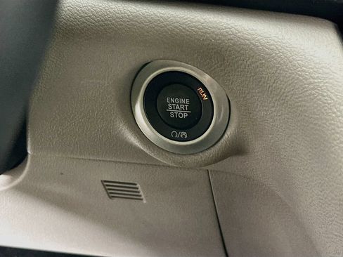 Certified 2023 Chrysler Pacifica Touring-L FWD image 22