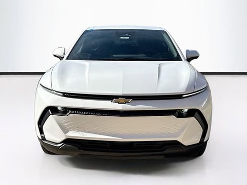New 2026 Chevrolet Equinox EV LT image 4