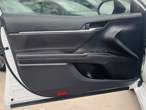 Used 2021 Toyota Camry SE image 18