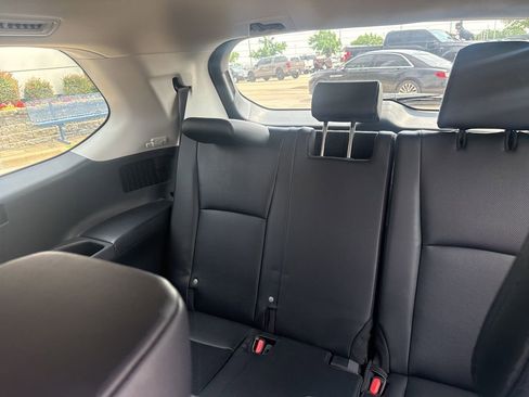 Used 2024 Toyota Grand Highlander XLE FWD image 12