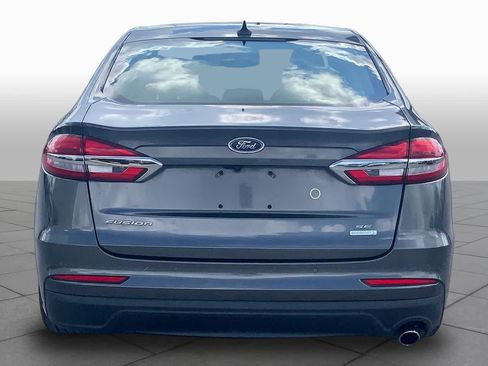Used 2019 Ford Fusion SE FWD image 4