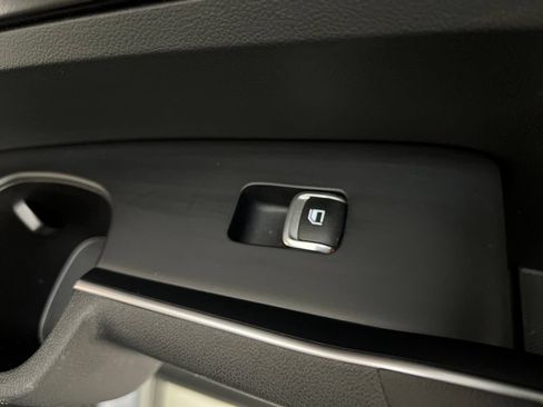 Used 2024 Kia Sorento S FWD image 28
