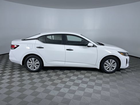 Certified 2025 Nissan Sentra S FWD image 10
