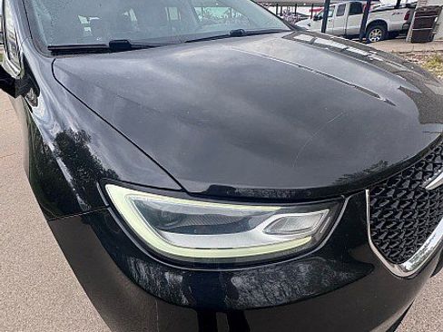Used 2022 Chrysler Pacifica Touring-L FWD image 18