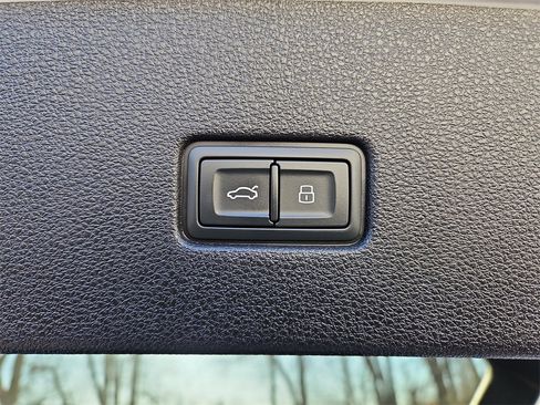 Certified 2023 Audi Q8 Premium Plus w/ Premium Plus Package image 25