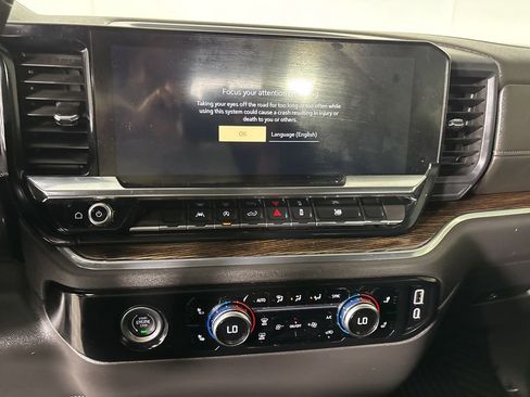 Used 2024 GMC Sierra 1500 Elevation image 14