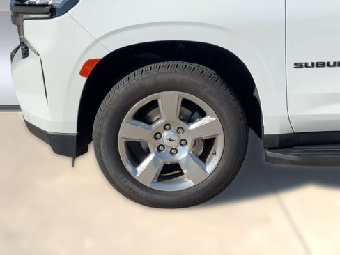 Used 2022 Chevrolet Suburban RST w/ Sport Performance Package image 12