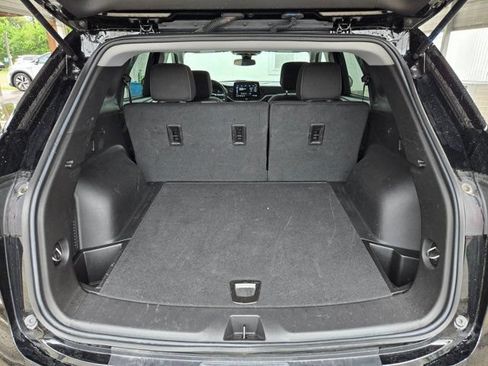 Used 2025 Chevrolet Blazer LT FWD image 7