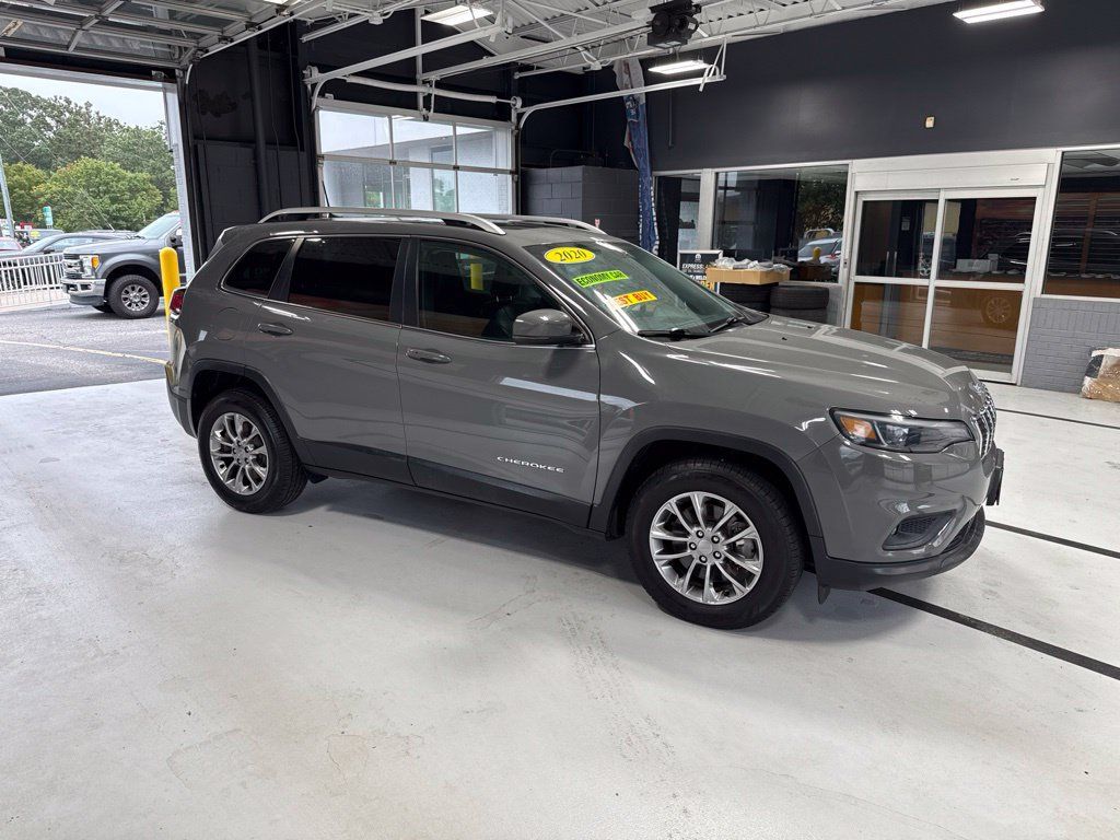 Used 2020 Jeep Cherokee Latitude Plus w/ Cold Weather Group AWD/4WD image 10