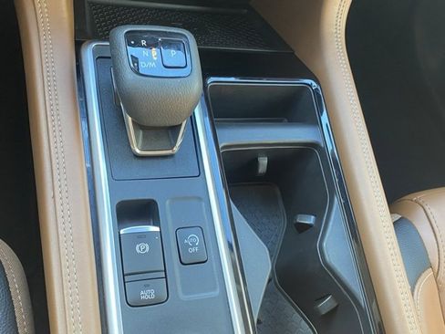 Used 2023 Nissan Pathfinder Platinum image 25