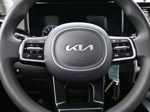 Used 2023 Kia Sorento LX image 26