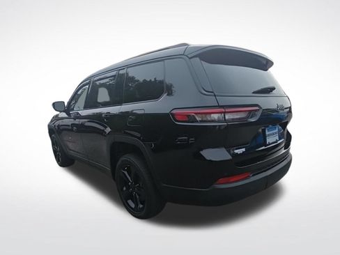 Used 2024 Jeep Grand Cherokee L Laredo RWD image 3