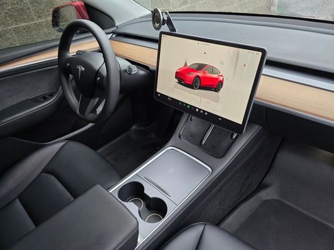 Used 2023 Tesla Model Y Long Range image 14