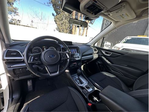 Used 2023 Subaru Forester Premium image 2