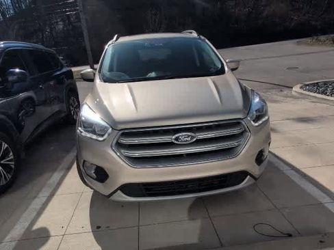 Used 2017 Ford Escape SE w/ Equipment Group 201A image 7