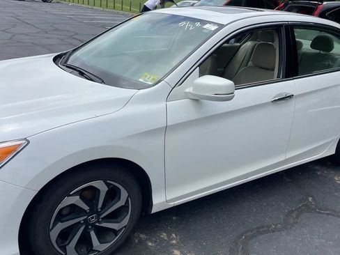 Used 2017 Honda Accord EX-L image 2
